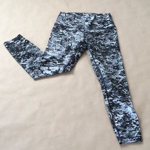 Lululemon WunderUnder HR 7/8 Tight - Size 8 - Color MLSZ